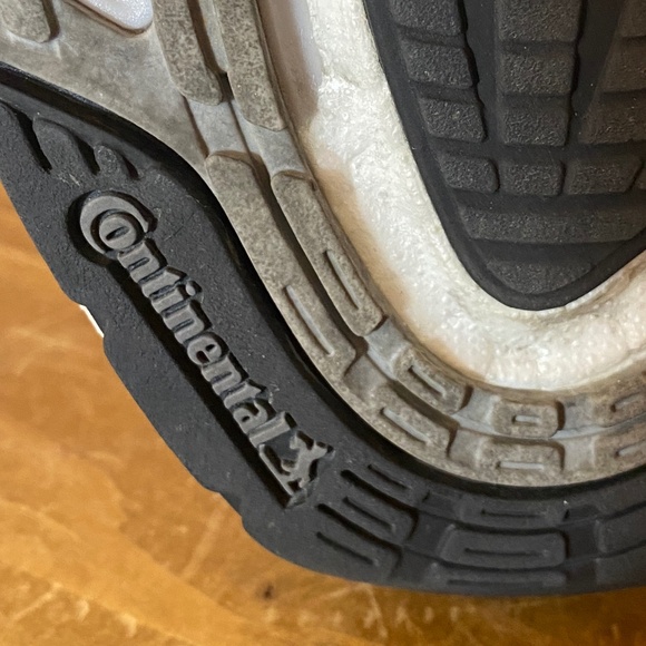 Adidas Primeblue Ultraboost Grey and White Sneakers - Size 8 - Picture 10 of 15